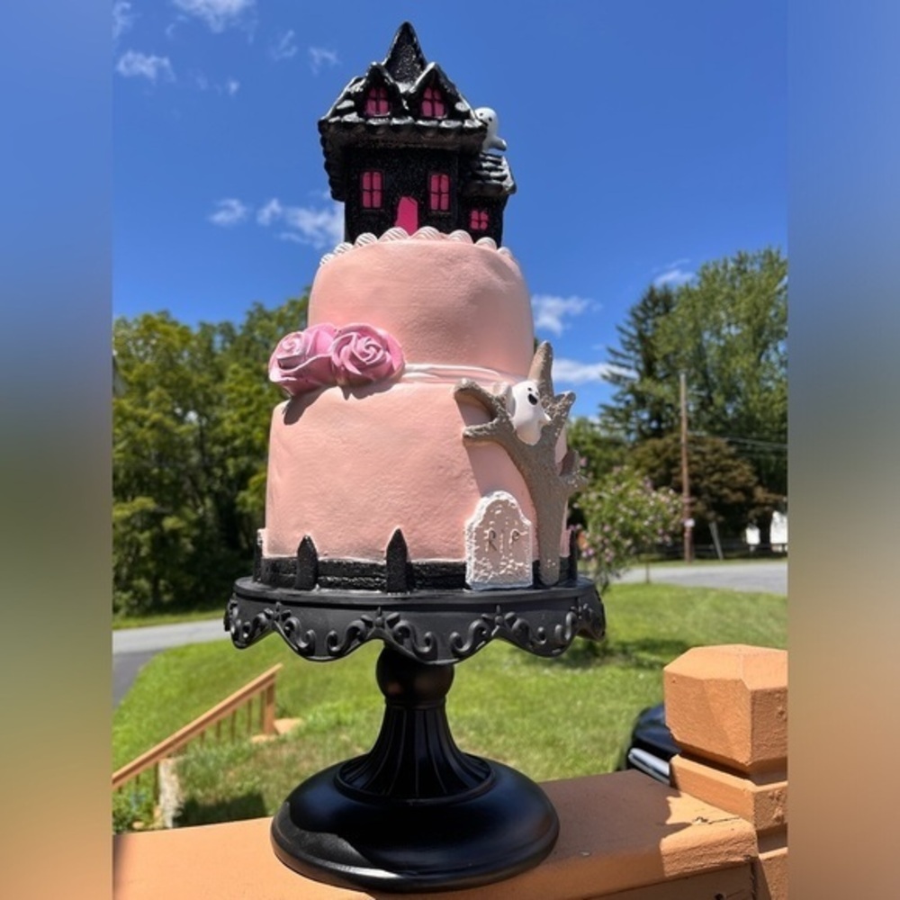 Halloween Haunted Mansion Cake Statue Pink Gothic Resin Decor 21" NWT
